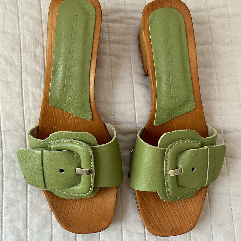 Intentionally Blank Green Leather Wooden Mule with Buckle US 7 / EU 38